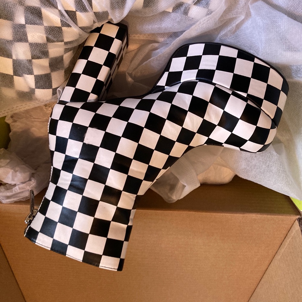 DOLLSKILL Current Mood One Step Beyond Booties